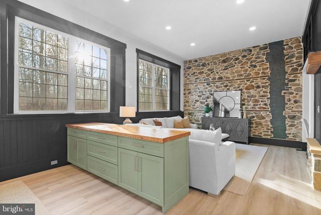 155 WYEBROOK RD, Honey Brook, PA 19344