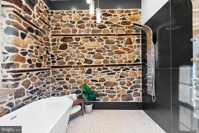 155 WYEBROOK RD, Honey Brook, PA 19344