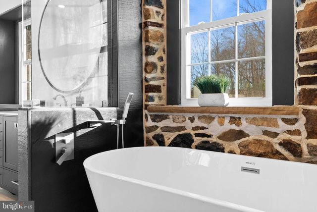 155 WYEBROOK RD, Honey Brook, PA 19344