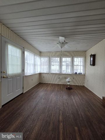 24 RIVERVIEW DR, Middletown, PA 17057