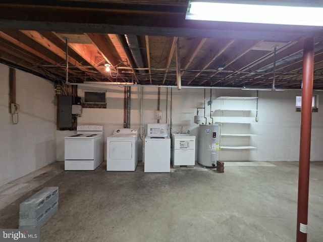 24 RIVERVIEW DR, Middletown, PA 17057