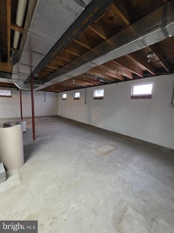 24 RIVERVIEW DR, Middletown, PA 17057