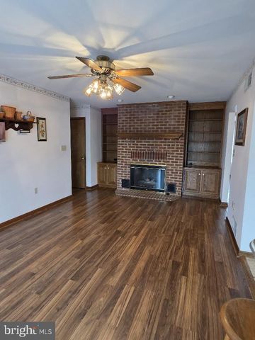 24 RIVERVIEW DR, Middletown, PA 17057