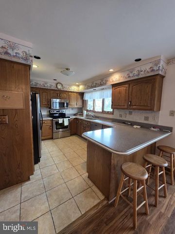 24 RIVERVIEW DR, Middletown, PA 17057