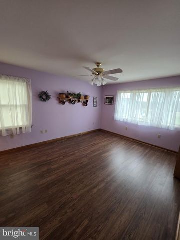 24 RIVERVIEW DR, Middletown, PA 17057