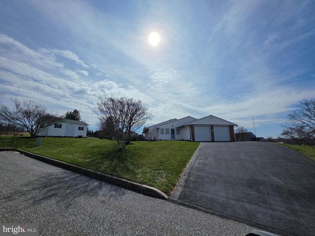 24 RIVERVIEW DR, Middletown, PA 17057