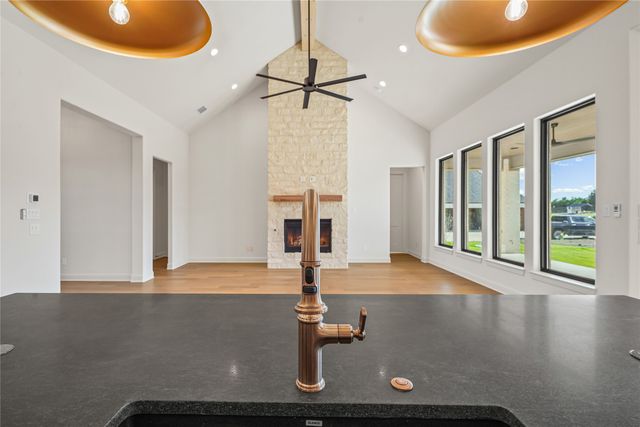 2136 Cotton Tail Way, Cresson, TX 76035