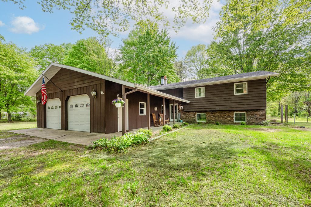 13953 Minnich Road, Chikaming Twp, MI 49125