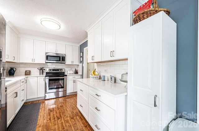 2651 31st Street Court NE, Hickory, NC 28601