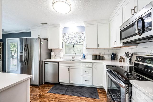 2651 31st Street Court NE, Hickory, NC 28601