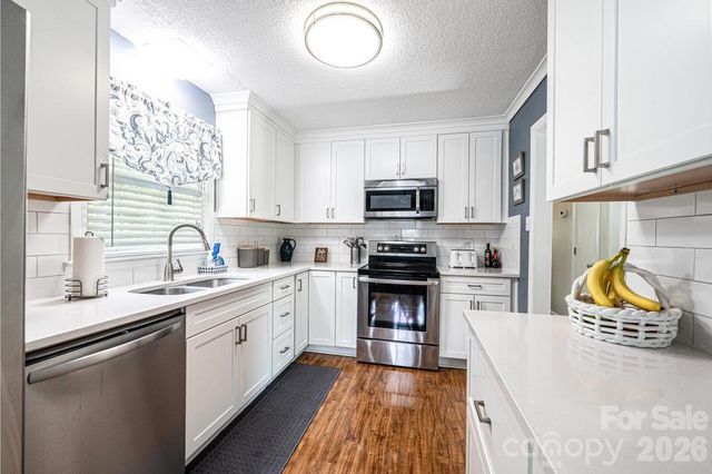 2651 31st Street Court NE, Hickory, NC 28601