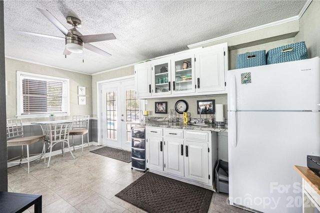 2651 31st Street Court NE, Hickory, NC 28601
