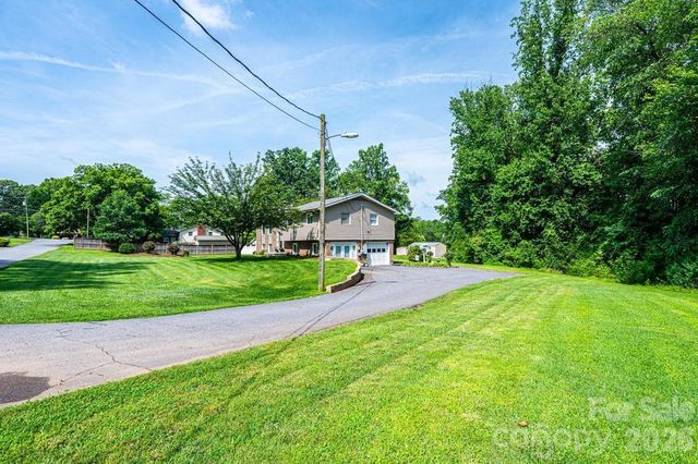2651 31st Street Court NE, Hickory, NC 28601