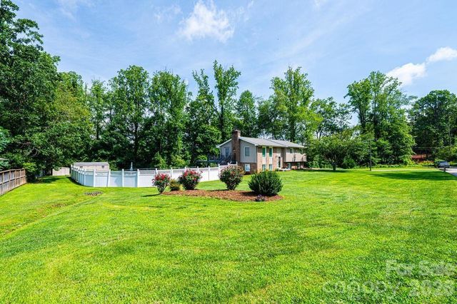 2651 31st Street Court NE, Hickory, NC 28601