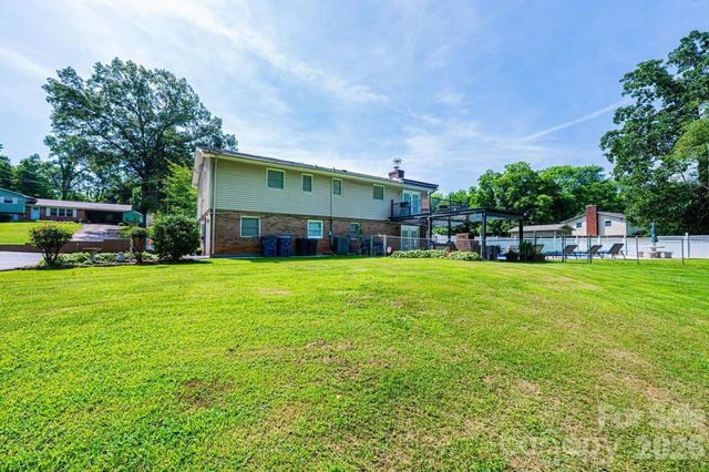 2651 31st Street Court NE, Hickory, NC 28601