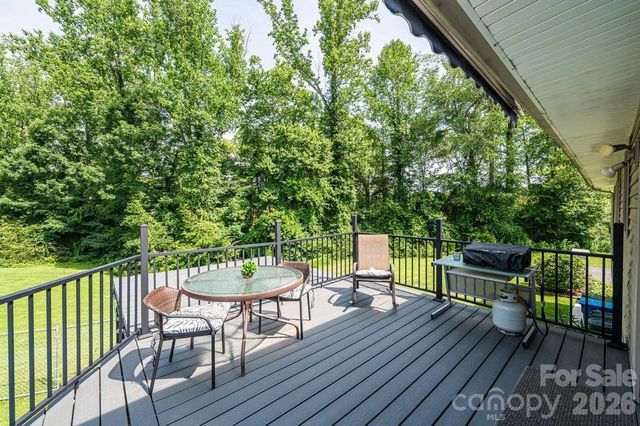 2651 31st Street Court NE, Hickory, NC 28601
