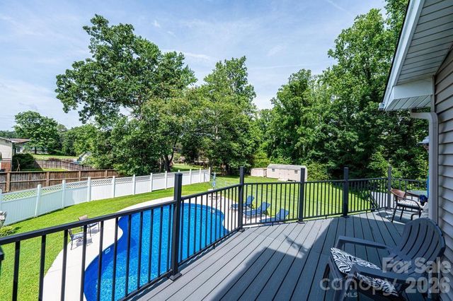 2651 31st Street Court NE, Hickory, NC 28601