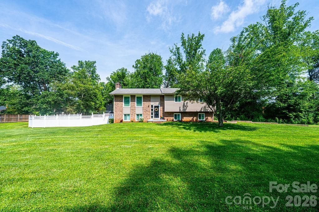 2651 31st Street Court NE, Hickory, NC 28601