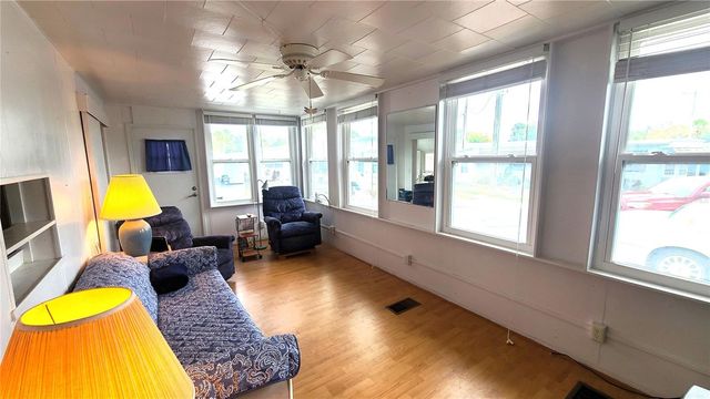 4851 W GANDY BOULEVARD B4 L32, Tampa, FL 33611