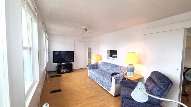 4851 W GANDY BOULEVARD B4 L32, Tampa, FL 33611