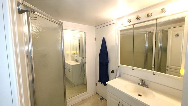 4851 W GANDY BOULEVARD B4 L32, Tampa, FL 33611