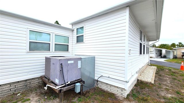 4851 W GANDY BOULEVARD B4 L32, Tampa, FL 33611