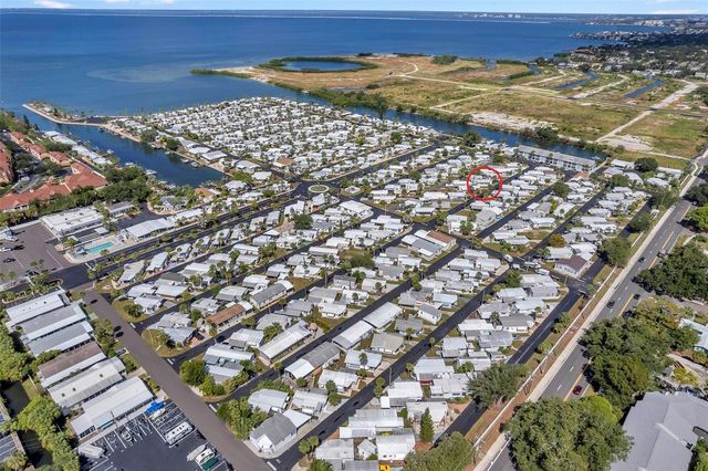 4851 W GANDY BOULEVARD B4 L32, Tampa, FL 33611