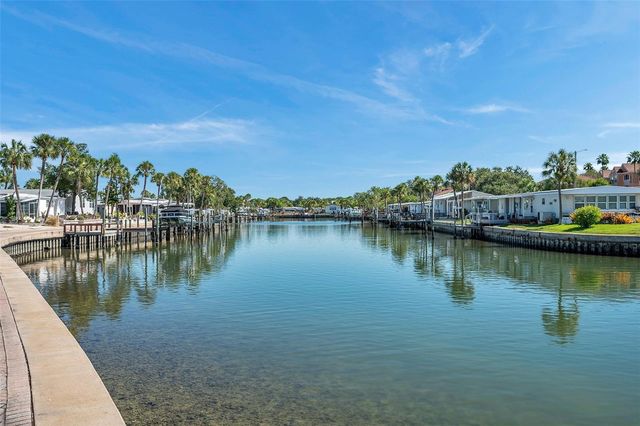 4851 W GANDY BOULEVARD B4 L32, Tampa, FL 33611