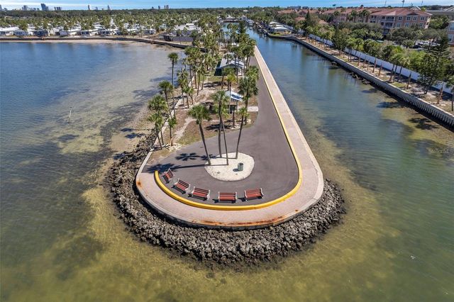 4851 W GANDY BOULEVARD B4 L32, Tampa, FL 33611