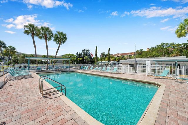 4851 W GANDY BOULEVARD B4 L32, Tampa, FL 33611