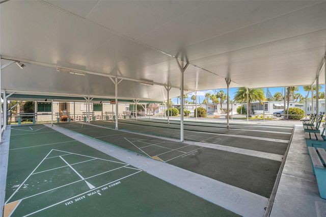 4851 W GANDY BOULEVARD B4 L32, Tampa, FL 33611