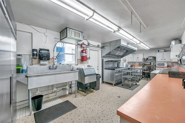 4851 W GANDY BOULEVARD B4 L32, Tampa, FL 33611