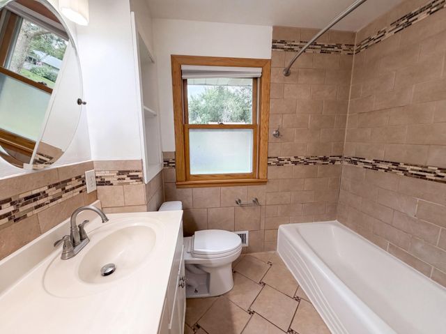 6280 6th Street NE, Fridley, MN 55432