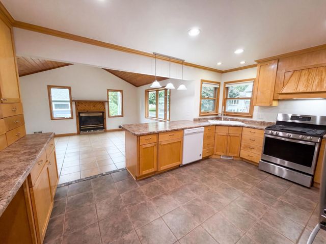 6280 6th Street NE, Fridley, MN 55432