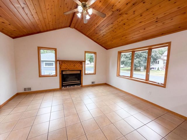 6280 6th Street NE, Fridley, MN 55432