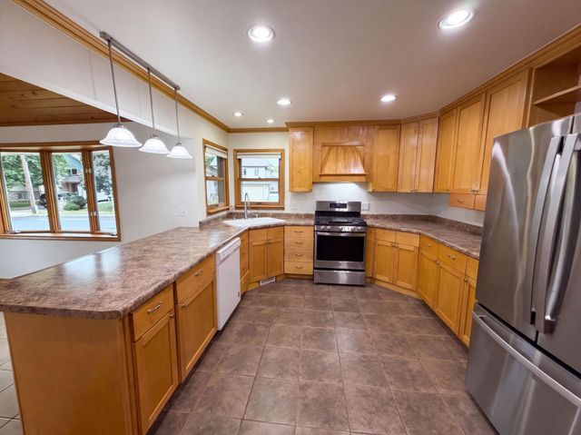 6280 6th Street NE, Fridley, MN 55432