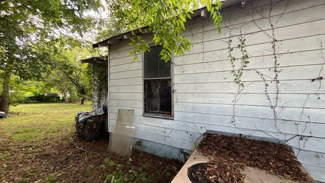 110 W Oak Street, Rossville, GA 30741