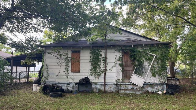 110 W Oak Street, Rossville, GA 30741