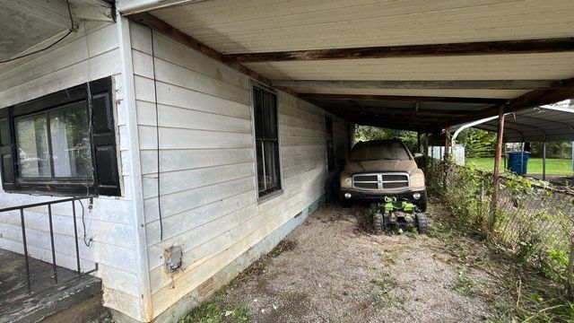 110 W Oak Street, Rossville, GA 30741