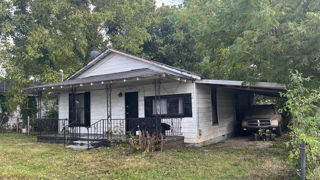110 W Oak Street, Rossville, GA 30741