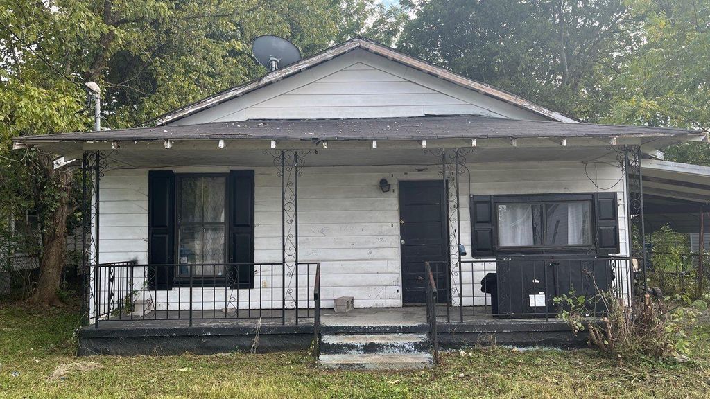 110 W Oak Street, Rossville, GA 30741