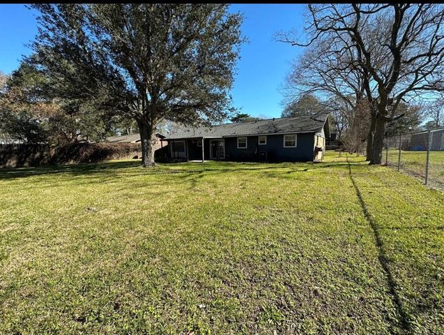 1902 Trinity Street, League City, TX 77573