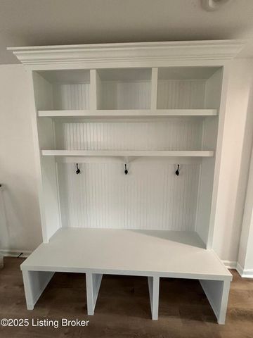 1803 Hawk Hill Rd, La Grange, KY 40031