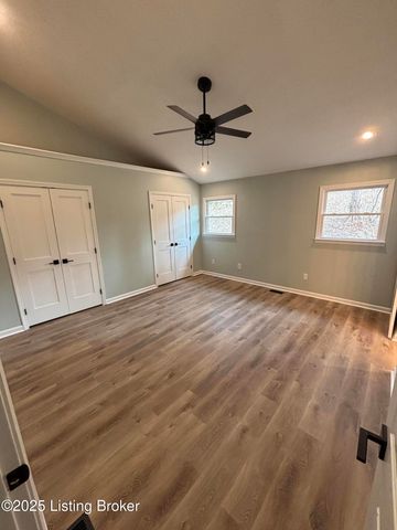 1803 Hawk Hill Rd, La Grange, KY 40031