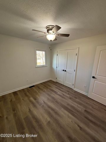 1803 Hawk Hill Rd, La Grange, KY 40031