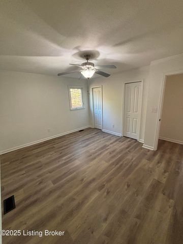 1803 Hawk Hill Rd, La Grange, KY 40031