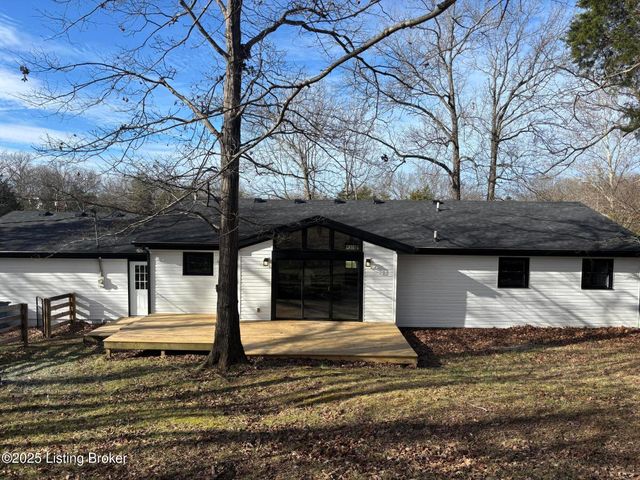 1803 Hawk Hill Rd, La Grange, KY 40031