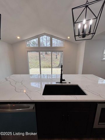 1803 Hawk Hill Rd, La Grange, KY 40031