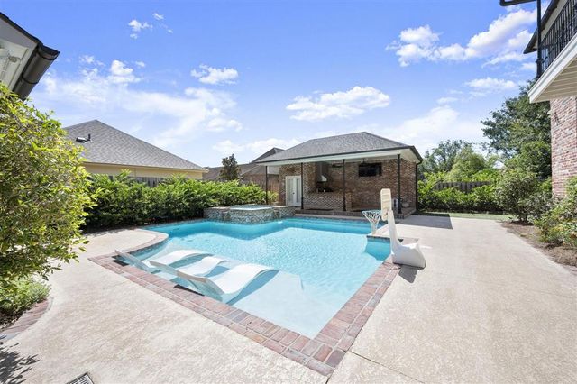 19204 Bellerive Court, Baton Rouge, LA 70809