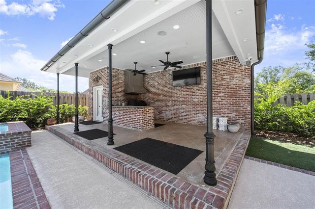 19204 Bellerive Court, Baton Rouge, LA 70809